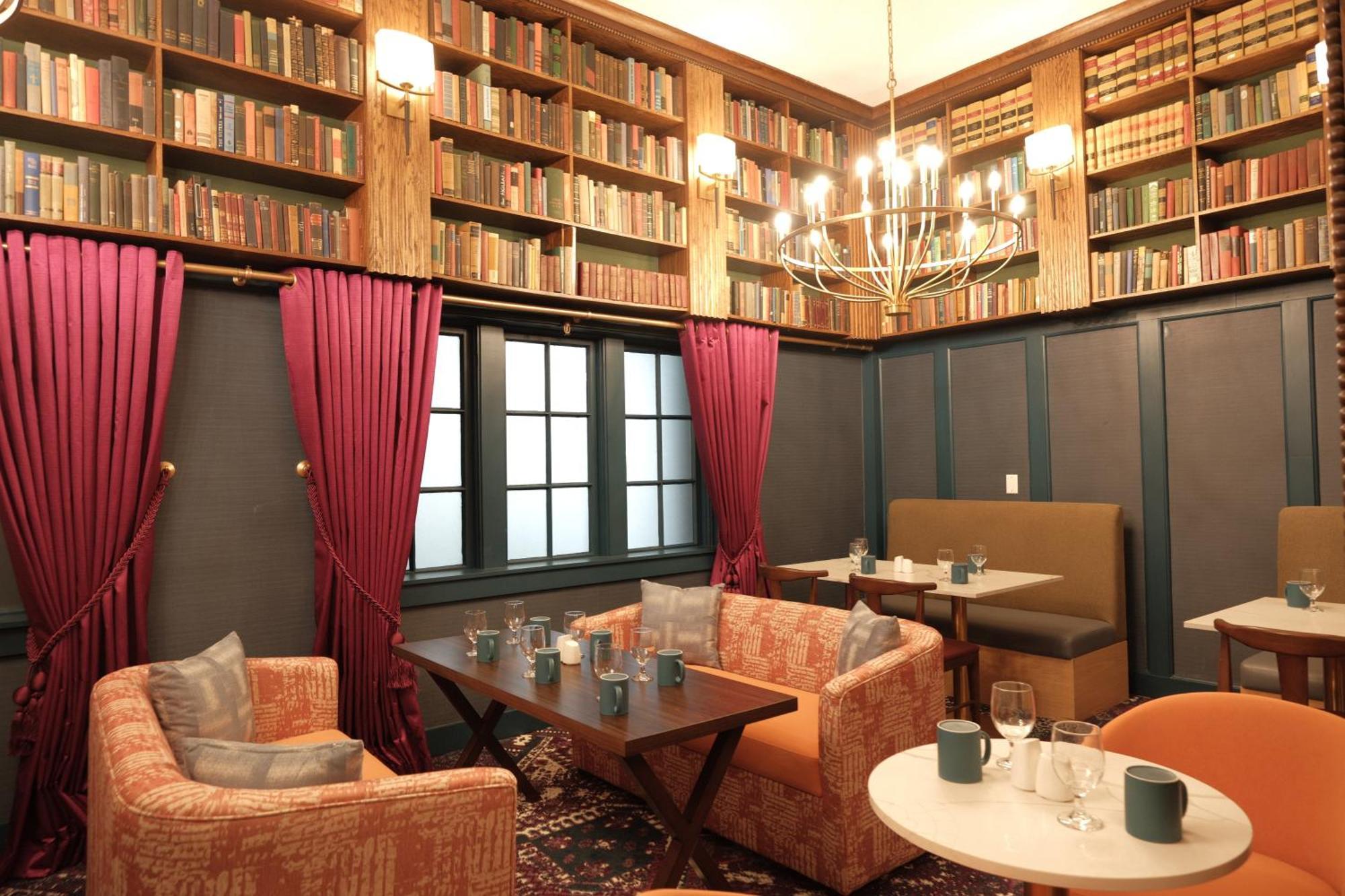 Hotel Royer Champaign-Urbana Bagian luar foto